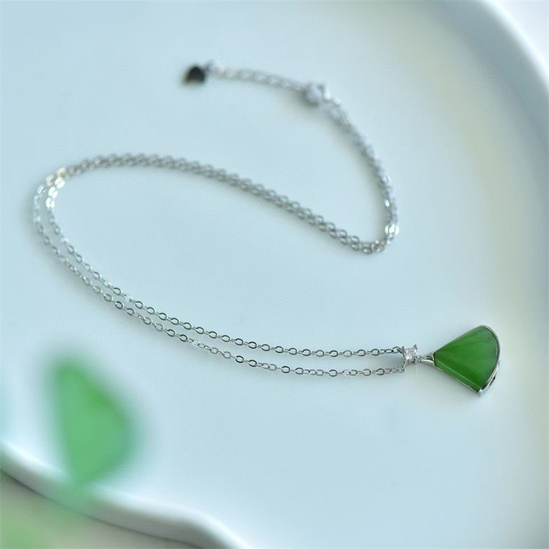 스커트 모양의 쇄골 체인 펜던트, S925 은 소재에  - Skirts 리뷰 및 가격